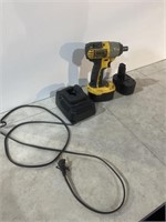14.4 V cordless DeWalt impact comes with charger