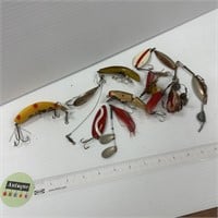 Lot of vintage fishing lures