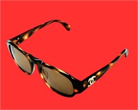Chanel Unisex tortoiseshell sunglasses in case