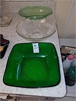 3 pieces of depression glass