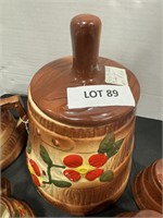 Pottery set with cookie jar