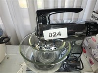 VTG. MIXMASTER CHROME LOOK STAND MIXER W/