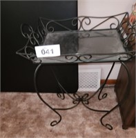 DECORATIVE METAL ACCENT TABLE W/ REMOVABLE GLASS