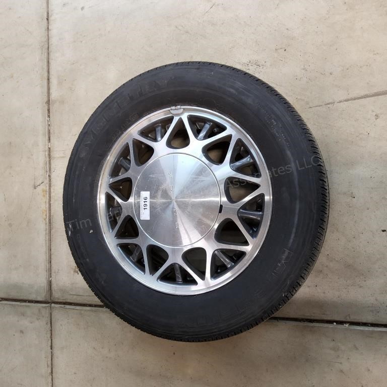 Yd Buick Aluminum rim /tire Michelin 225/60R16