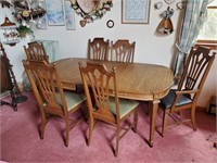 Dining table 6 chairs, 73" long, 30" wide, 29"