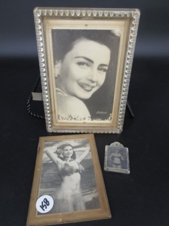 LOT (3) Lenticular Pictures / Key Chain Pin Up