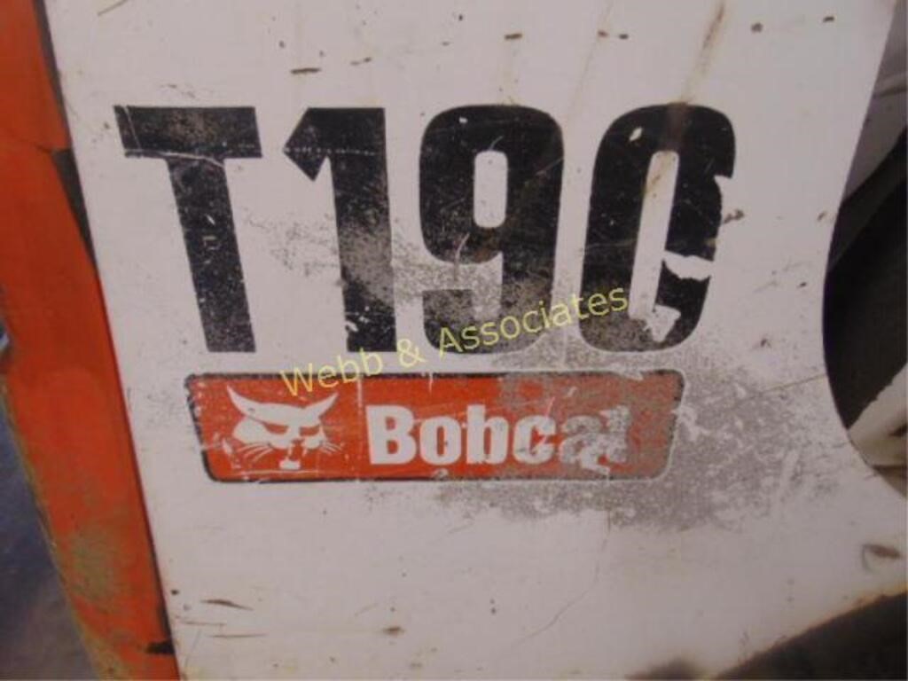 Bobcat T-190 track skid steer with tooth bucket,