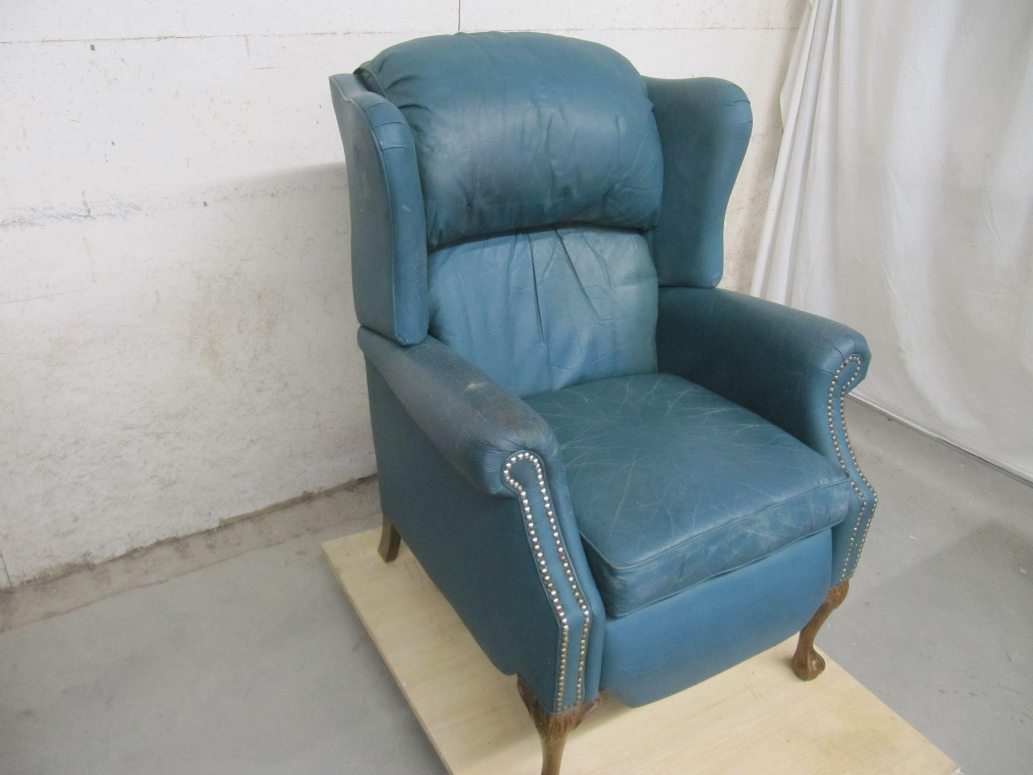 SKLAR-PEPPLER LEATHER RECLINER