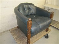 GREEN LEATHER BARREL TYPE CHAIR
