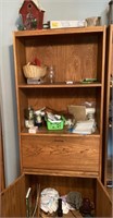 Shelf unit and contents