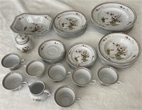 F - 50 PIECES WEDGWOOD OLD CHELSEA DISHWARE (B47)