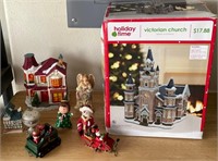 F - CHRISTMAS VILLAGE HOUSES & ACCESSORIES (G95)