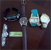 F - LOT OF 5 WATCHES