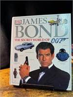 LARGE JAMES BOND OO7 PICTURE BOOK