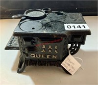 Queen Cast Iron Miniature Stove (back room)