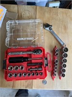 Tool Lot garage
Craftsman Set Complete in Case