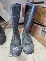 Rubber boots size 14
