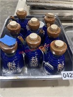 8 Soy sauce pourers