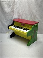 Melissa & Doug learn to play child’s piano