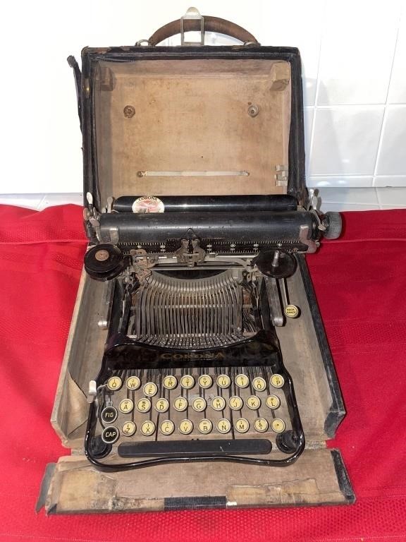 Antique corona typewriter yellow keys