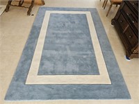 Blue And White Area Rug

107 x 72