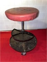 Pro lift padded work stool on rollers