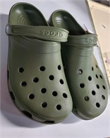 Crocs Size M9 / W11