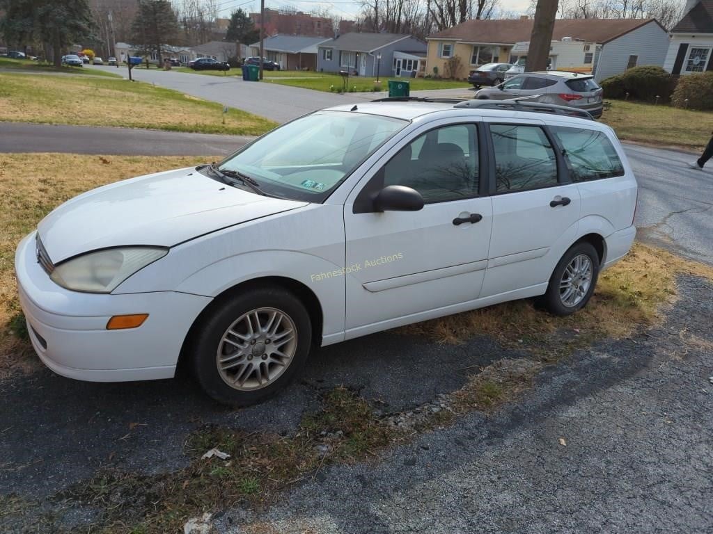 2002 Ford focus station wagon - Runs