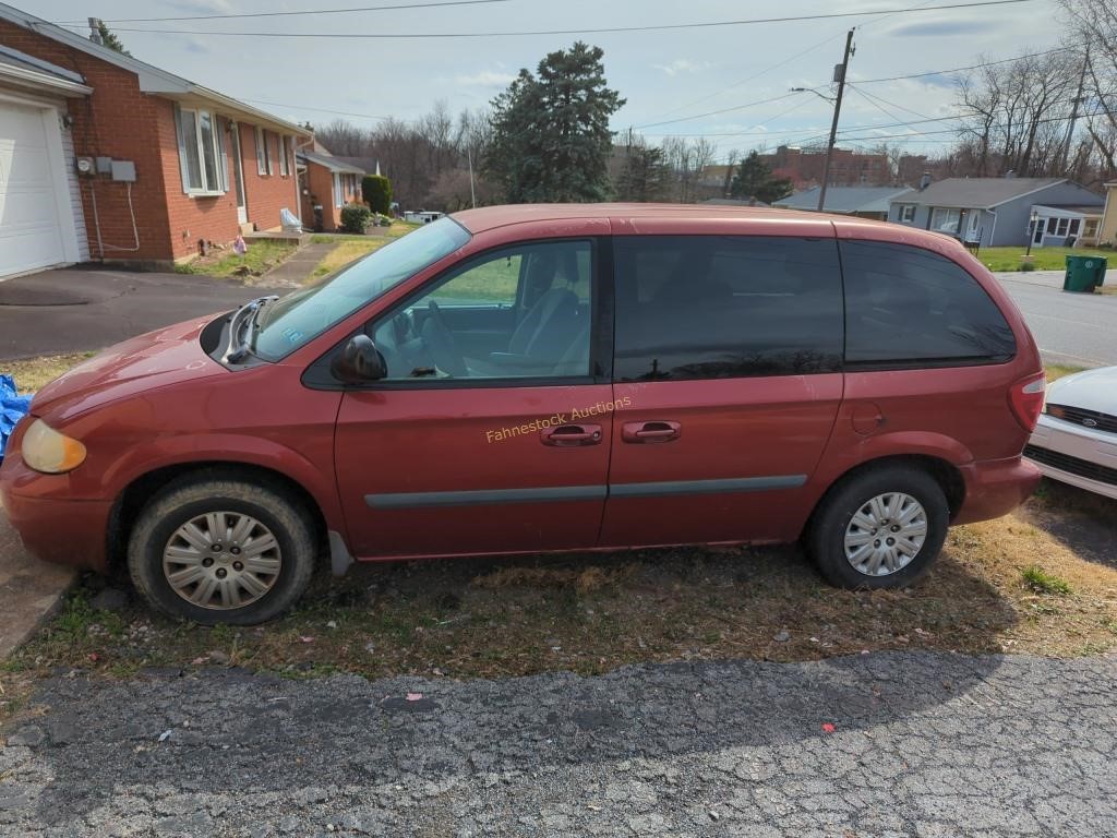 2006 Chrysler Town and country minivan