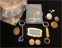 Keychains, buttons and tokens