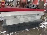 Aluminum truck bed toolbox
