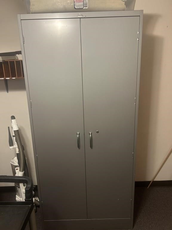 Heavy Duty 2 Door Metal Cabinet
