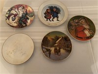 5 Avon Christmas Decorative Plates: 1981, 1985,