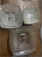 Lot of square shaped diamond point bowls