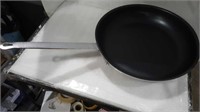 Winco AFP-14XC frying pan