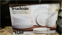 TRUDEAU dinnerware set/1 bowl cracked
