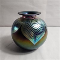 Stuart Abelman art glass vase with pulled feather
