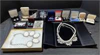Collection of jewelry (cab)