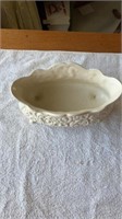 Hull pottery planter small cream floral footed