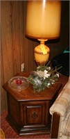End table, lamp and decor