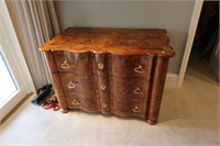 English Vintage Chest of Drawers