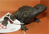 Figural metal toad desk ornament paperweight 4"