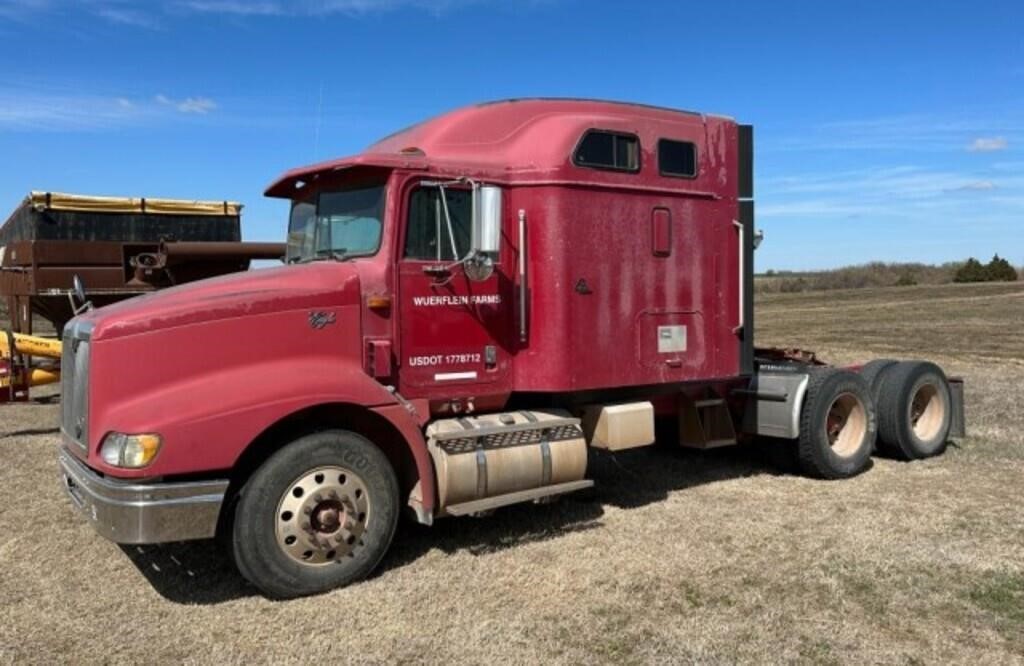 1998 International 9200 Semi