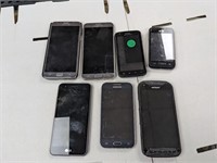 7 Smartphones - Untested