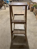 3 foot wood ladder