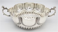 A BEAUTIFULLY ORNATE HAND ENGRAVED SOLID SILVER PU