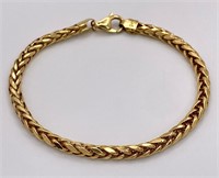 A 9K Yellow Gold Intricate Link Bracelet. 18cm. 5g