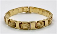 A Stylish 14K Yellow Gold Belt Buckle Link Bracele