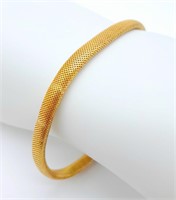 A 9 K yellow gold snake skin bracelet, length: 19