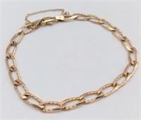 A 9 K yellow gold chain bracelet, lobster clasp wi